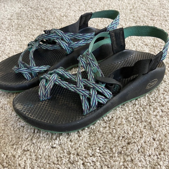 Women’s size 8 chacos - Picture 2 of 3